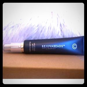 ⛔️SOLD⛔️monat Rejuvabeads for split ends